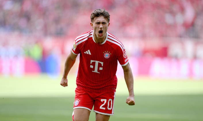 Fussball 1. Bundesliga Saison 2025 2026 34. Spieltag FC Bayern Muenchen - 1. FC Koeln 16.05.2026 FC Bayern Muenchen Jubel nach dem Tor zum 3 - 1, Torschuetze Tom Bischof