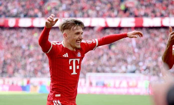 Fussball 1. Bundesliga Saison 2025 2026 34. Spieltag FC Bayern Muenchen - 1. FC Koeln 16.05.2026 FC Bayern Muenchen Jubel nach dem Tor zum 3 - 1, v. li., Lennart Karl