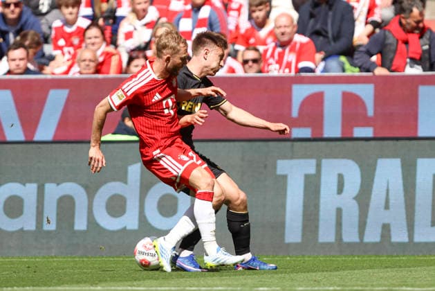 Konrad Laimer (FC Bayern München) und Kristoffer Lund (1. FC Köln) im Zweikampf waehrend des Spiels der Bundesliga zwischen FC Bayern München und 1. FC Köln, Allianz Arena am 16. May 2026 in München, Deutschland. (Foto von Oliver Kaelke DeFodi Images) +++ Konrad Laimer (FC Bayern München) und Kristoffer Lund (1. FC Köln) battle for the ball during the Bundesliga match between FC Bayern München and 1. FC Köln at Allianz Arena on May 16, 2026 in München, Germany. (Photo by Oliver Kaelke DeFodi Images) DFL regulations prohibit any use of photographs as image sequences and or quasi-video. (Photo by Oliver Kaelke DeFodi Images) -