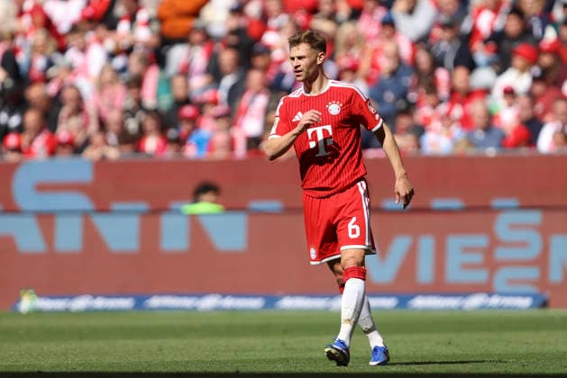 Joshua Kimmich (FC Bayern München) schaut waehrend des Spiels der Bundesliga zwischen FC Bayern München und 1. FC Köln, Allianz Arena am 16. May 2026 in München, Deutschland. (Foto von Oliver Kaelke DeFodi Images) +++ Joshua Kimmich (FC Bayern München) looks on during the Bundesliga match between FC Bayern München and 1. FC Köln at Allianz Arena on May 16, 2026 in München, Germany. (Photo by Oliver Kaelke DeFodi Images) DFL regulations prohibit any use of photographs as image sequences and or quasi-video. (Photo by Oliver Kaelke DeFodi Images) -