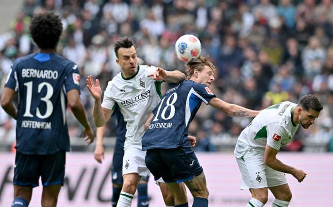 (l-r) Bernardo (1899 Hoffenheim), Haris Tabakovic (Bor. Mönchengladbach), Wouter Burger (1899 Hoffenheim), Kevin Stöger (Stoeger)(Bor. Mönchengladbach) Aktion, Zweikampf, Fussball 1. Bundesliga, 34.Spieltag, Borussia Moenchengladbach - TSG 1899 Hoffenheim, am 16.05.2026 in Moenchengladbach Deutschland. DFL regulations prohibit any use of photographs as image sequences and or quasi-video Â