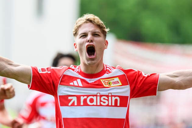v.l.: Andras Schaefer ( 1.FC Union Berlin, 13), schiesst Tor zum 3:0, Tor, Treffer, Jubel, Torjubel, Freude, Begeisterung, feiert,celebreting the goal, joy, jubilation, cheering, GER, Berlin, 1. FC Union Berlin gegen FC Augsburg, 1. Bundesliga, Fußball, DFB, letzter Spieltag, Saison 2025 2026, Alte Försterei, 16. Mai 2026, DFB DFL REGULATIONS PROHIBIT ANY USE OF PHOTOGRAPHS AS IMAGE SEQUENCES AND OR QUASI-VIDEO, Copyright: HMBxMedia UwexKoch