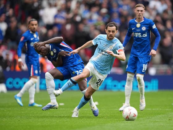 Chelsea v Manchester City FA Cup Final, Football, Wembley Stadium, London, UK - 16 May 2026 Bernardo Silva of Manchester City under pressure from Moises Caicedo of Chelsea. London Wembley Stadium London UK, UK NEWSPAPERS OUT Copyright: xSeanxRyanx