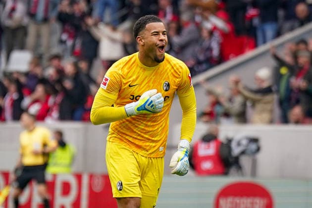 Deutschland: Fussball Bundesliga 2025 - 2026, 34. Spieltag - SC Freiburg vs RB Leipzig - Europa-Park-Stadion (Freiburg): Noah Atubolu (SC Freiburg, 01) Freude, Emotionen, Jubel, Tor und Torjubel, Mimik, Gesichtsausdruck, Emotion, Geste, Gestik, Freisteller Copyright: xJOERANxSTEINSIEKx