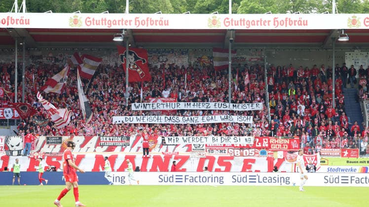 16.05.2026, xrekx, Fussball 1.Bundesliga, 1.FC Heidenheim - FSV Mainz 05 v.l. Mainz 05 Fans ,Stimmung, Schals, Ultras, Zuschauer, Besucher, Choreo, Choreografie, atmosphere, scarves, spectators, visitors (DFL DFB REGULATIONS PROHIBIT ANY USE OF PHOTOGRAPHS as IMAGE SEQUENCES and or QUASI-VIDEO) Heidenheim