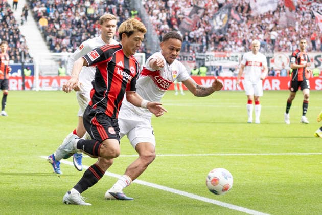 1. Fussball Bundesliga: Eintracht Frankfurt - VfB Stuttgart, 16.05.2026 Ritsu Doan (Eintracht Frankfurt 20) & Nikolas Nartey (VfB Stuttgart 28) im Zweikampf um den Ball, Eintracht Frankfurt - VfB Stuttgart, Frankfurt, Deutsche Bank Park, 16.5.2026 Copyright: xBEAUTIFULxSPORTS Gawlikx