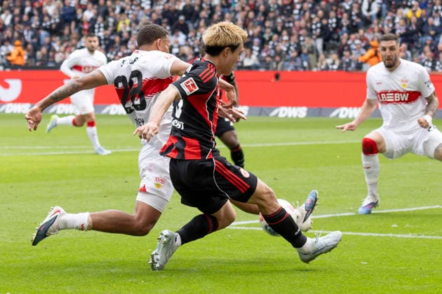 1. Fussball Bundesliga: Eintracht Frankfurt - VfB Stuttgart, 16.05.2026 Ritsu Doan (Eintracht Frankfurt 20) & Nikolas Nartey (VfB Stuttgart 28) im Zweikampf um den Ball, Eintracht Frankfurt - VfB Stuttgart, Frankfurt, Deutsche Bank Park, 16.5.2026 Copyright: xBEAUTIFULxSPORTS Gawlikx