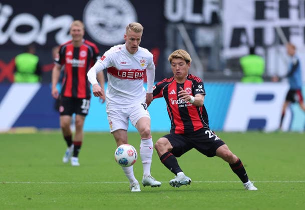 16.05.2026, Fussball Bundesliga, Eintracht Frankfurt - VfB Stuttgart, v.l., Chris Führich (VfB Stuttgart), Ritsu Doan (Eintracht Frankfurt) DFL DFB REGULATIONS PROHIBIT ANY USE OF PHOTOGRAPHS AS IMAGE SEQUENCES AND OR QUASI-VIDEO. xdcx Copyright: HMBxMedia Claus