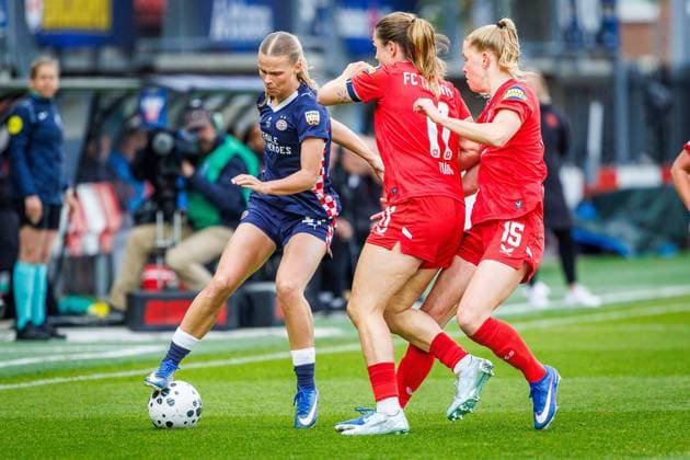 ROTTERDAM , 16-05-2026 , Het Kasteel , Season 2025 2026, Dutch Eurojackpot KNVB beker vrouwen football , match between FC Twente and PSV (cup final women) , picture shows Twente - PSV (cup final women)  x203733567x Copyright: