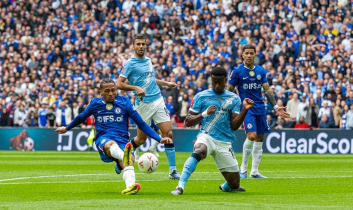 Football - FA Cup - Semi-Final - Chelsea FC v Manchester City FC LONDON, ENGLAND - Saturday, May 16, 2026: Chelsea s Joao Pedro sees his shot blocked by Manchester City s Marc GuÃ hi during the FA Cup Final between Chelsea FC and Manchester City FC at Wembley Stadium. (Photo by Ian Stephen Propaganda) LONDON Wembley Stadium GREATER LONDON ENGLAND  Copyright: xDavidxRawcliffex P2026-05-16-FA_Cup_Final-10