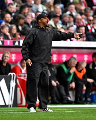 16.05.2026, Fussball Bundesliga 2025 2026, 34.Spieltag, FC Bayern München - 1.FC Köln, in der Allianz-Arena München, Trainer Vincent Kompany (FC Bayern München) in Rage