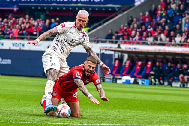 GER, 1. FBL, 1. FC Heidenheim vs 1. FSV Mainz 05 16.05.2026, Voith-Arena, Heidenheim, GER, 1. FBL, 1. FC Heidenheim vs 1. FSV Mainz 05, im Bild Phillip Tietz (Mainz, 20) setzt sich im Zweikampf gegen Niklas Dorsch (Heidenheim, 30) durch