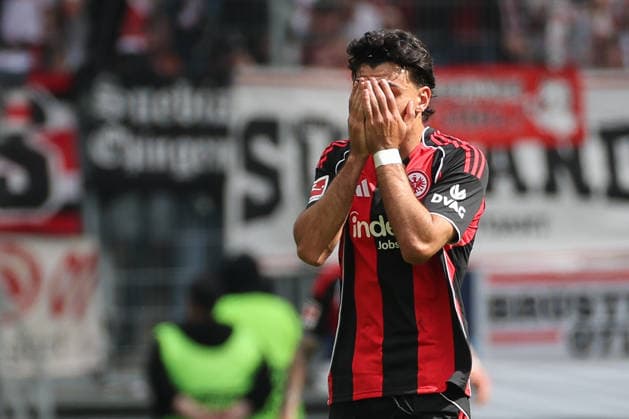 Fußball 1. Bundesliga - Eintracht Frankfurt - VfB Stuttgart am 16.05.2026 im Deutsche Bank Park in Frankfurt Can Uzun (Frankfurt 42) unzufrieden, enttäuscht, enttaeuscht, niedergeschlagen.