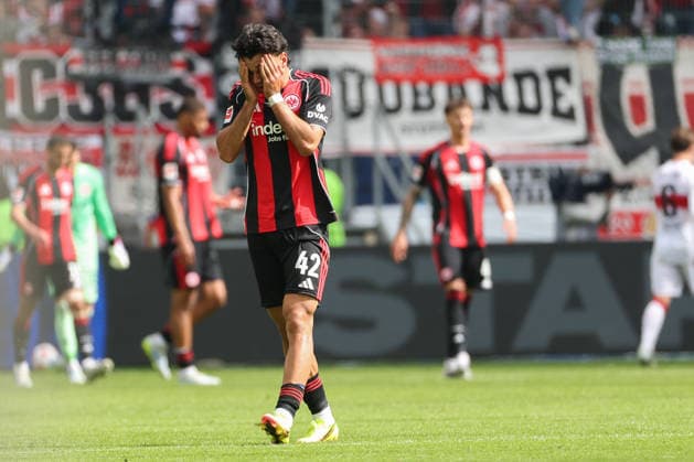 Fußball 1. Bundesliga - Eintracht Frankfurt - VfB Stuttgart am 16.05.2026 im Deutsche Bank Park in Frankfurt Can Uzun (Frankfurt 42) unzufrieden, enttäuscht, enttaeuscht, niedergeschlagen.