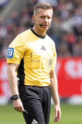1. Fussball Bundesliga: Eintracht Frankfurt - VfB Stuttgart, 16.05.2026 Tobias Welz (Schiedsrichter), Freisteller, Portrait Porträt, Eintracht Frankfurt - VfB Stuttgart, Frankfurt, Deutsche Bank Park, 16.5.2026 Copyright: xBEAUTIFULxSPORTS Gawlikx