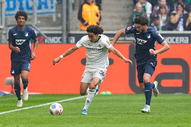 16.05.2026, xydrx, Herren, Fußball, 1.Bundesliga, Borussia Mönchengladbach - TSG 1899 Hoffenheim, Saison 2025 2026, Borussia-Park: Wael Mohya (Borussia Mönchengladbach, 36) im Zweikampf gegen Leon Avdullahu (TSG 1899 Hoffenheim, 7) DFB regulations prohibit any use of photographs as image sequences and or quasi-video. Copyright: HMBxMedia YannisxDreimann