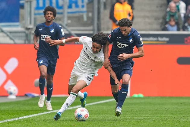 16.05.2026, xydrx, Herren, Fußball, 1.Bundesliga, Borussia Mönchengladbach - TSG 1899 Hoffenheim, Saison 2025 2026, Borussia-Park: Wael Mohya (Borussia Mönchengladbach, 36) im Zweikampf gegen Leon Avdullahu (TSG 1899 Hoffenheim, 7) DFB regulations prohibit any use of photographs as image sequences and or quasi-video. Copyright: HMBxMedia YannisxDreimann