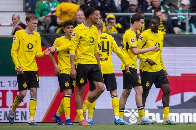 16.05.2026, 34. Spieltag in der 1. Fussball Bundesliga, SV Werder Bremen - Borussia Dortmund. Die Spieler des BVB bejubeln das Tor zum 0:1 durch Serhou Guirassy (Borussia Dortmund). Bremen Weserstadion Bremen Deutschland xRHR-FOTO DEx Copyright: DennisxEwert RHR-FOTOx RHR-FOTO DE