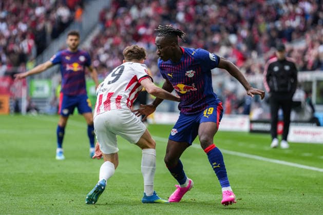 1. Bundesliga: SC Freiburg vs RB Leipzig, 16.05.2026 Zweikampf zwischen Philipp Treu (SC Freiburg, 29) und Yan Diomande (RB Leipzig, 49) 1. Bundesliga: SC Freiburg vs RB Leipzig, Europa-Park-Stadion, 16.05.2026 DFB DFL REGULATIONS PROHIBIT ANY USE OF PHOTOGRAPHS AS IMAGE SEQUENCES AND OR QUASI-VIDEO. Copyright: xBEAUTIFULxSPORTS Boscox