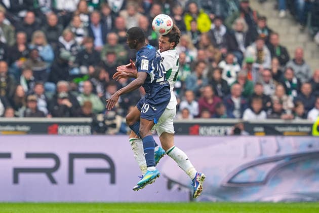 16.05.2026, xydrx, Herren, Fußball, 1.Bundesliga, Borussia Mönchengladbach - TSG 1899 Hoffenheim, Saison 2025 2026, Borussia-Park: Bazoumana Toure (TSG 1899 Hoffenheim, 29) im Zweikampf gegen Joe Scally (Borussia Mönchengladbach, 29) DFB regulations prohibit any use of photographs as image sequences and or quasi-video. Copyright: HMBxMedia YannisxDreimann