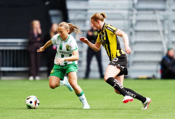 STOCKHOLM, SVERIGE 20260516 Hammarbys Fanny Peterson mot Häckens Emma Östlund under lördagens finalmatch i Svenska cupen mellan Hammarby IF och BK Häcken FF pa 3Arena. STOCKHOLM SVERIGE x10658x