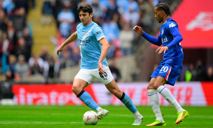 Chelsea v Manchester City, London, UK - 16 May 2025 Abdukodir Khusanov of Manchester City challenges for the ball with Joao Pedro of Chelsea during the FA Cup Final match between Chelsea and Manchester City on 16th May 2026 at Wembley Stadium, London London Wembley Stadium London GBR Copyright: xFrankiexOKeeffe PPAUKx PPA-274925