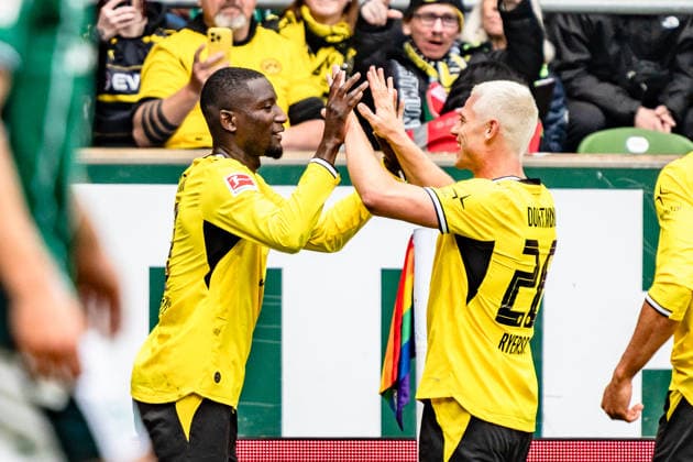 Deutschland: Bundesliga 2025 2026 34. Spieltag, SV Werder Bremen vs. Borussia Dortmund Samstag, 16.05.2026 Weserstadion, Bremen Tor zum 0:1 durch Serhou Guirassy (Borussia Dortmund, 9) Jubel Freude Emotionen Torjubel Julian Ryerson (Borussia Dortmund, 26) Copyright: xCelinaxLeiersx