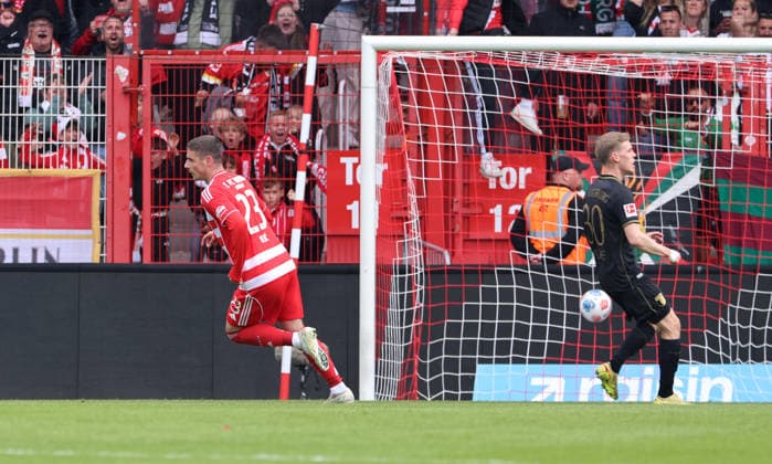 Andrej Ilic erzielt das Tor zum 1:0 und dreht jubelnd ab Fußball Fussball Bundesliga Herren DFL 34.Spieltag Saison 2025 2026 16.05.2026 1.FC Union Berlin FCU vs. FC Augsburg FCA DFL regulations prohibit any use of photographs as image sequences and or quasi-video.
