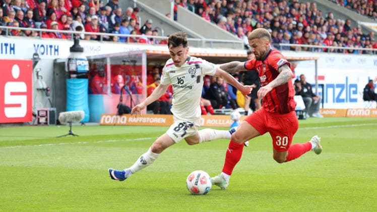 16.05.2026, xrekx, Fussball 1.Bundesliga, 1.FC Heidenheim - FSV Mainz 05 v.l. Paul Nebel (1.FSV Mainz 05) Niklas Dorsch (1.FC Heidenheim 1846) Zweikampf, Aktion, action, battle for the ball (DFL DFB REGULATIONS PROHIBIT ANY USE OF PHOTOGRAPHS as IMAGE SEQUENCES and or QUASI-VIDEO) Heidenheim