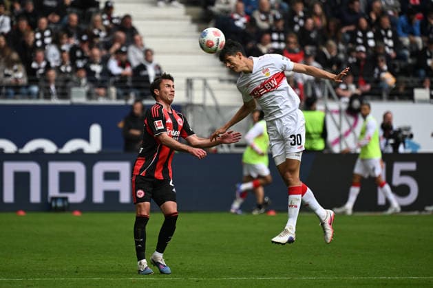 16.05.2026, xjhx, Fussball 1.Bundesliga, Eintracht Frankfurt - VfB Stuttgart v.l. Mario Götze Goetze (Eintracht Frankfurt) Jose Maria Andres Baixauli (VfB Stuttgart) Chema Zweikampf, Aktion, action, battle for the ball (DFL DFB REGULATIONS PROHIBIT ANY USE OF PHOTOGRAPHS as IMAGE SEQUENCES and or QUASI-VIDEO) Frankfurt am Main