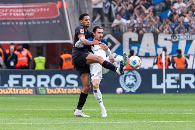 Leverkusen, Deutschland 16. Mai 2026: 1. BL - 2025 2026 - Sp. 34 - Bayer 04 Leverkusen gegen Hamburger SV Im Bild: v. li. im Zweikampf Jarell Quansah (LEV) und Rayan Philippe (HSV) DFL DFB regulations prohibit any use of photographs as image sequences and or quasi-video BayArena Nordrhein Westfalen Copyright: xFotostandx xKruczynskix