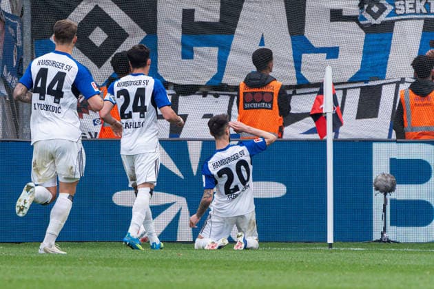 Leverkusen, Deutschland 16. Mai 2026: 1. BL - 2025 2026 - Sp. 34 - Bayer 04 Leverkusen gegen Hamburger SV Im Bild: Fabio Vieira (HSV) jubelt nach seinem Tor zum 0:1 DFL DFB regulations prohibit any use of photographs as image sequences and or quasi-video BayArena Nordrhein Westfalen Copyright: xFotostandx xKruczynskix