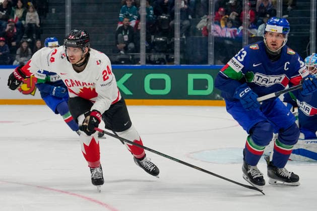 FRIBOURG, SWITZERLAND - MAY 16: Dylan Cozens of Canada L) in action during the 2026 IIHF Ice hockey, Eishockey World Championship, WM, Weltmeisterschaft Switzerland game between Italy and Canada at BCF Arena on May 16, 2026 in Fribourg, Fribourg. Fribourg BCF Arena Fribourg Switzerland Copyright: xJustPictures.ch JarixPestelaccix jp-en-EuSpIm-JP6_JAR_Italy_Canada_16May2026_00042