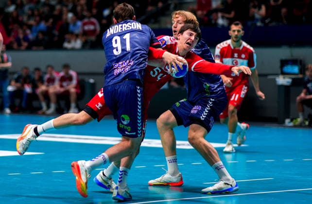 Turkiye v Norway - World Handball Championship Qualifiers ANKARA, TURKIYE - MAY 16: Ali Emre Babacan (C) of Turkiye competes against his opponent during the 2027 IHF Men s World Handball Championship European Qualifiers phase 3 second-leg match between Turkiye and Norway at Prof. Dr. Yasar Sevim Handball Hall in Ankara, Turkiye, on May 16, 2026. Ercin Erturk Anadolu Ankara Turkey. Editorial use only. Please get in touch for any other usage.  Copyright: x2026xAnadoluxErcinxErturkx