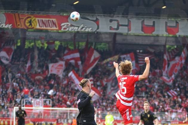 Berlin, Deutschland, 16.05.2026: Stadion Alte Försterei: 34. Spieltag, Saison 2025 26, 1. Fußball-Bundesliga: Union Berlin - FC Augsburg: Marius Wolf (27, FCA) und Tom Rothe (15, Union Berlin) Copyright: xdtsxNachrichtenagenturx dts_118845