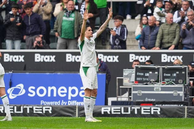 16.05.2026, xydrx, Herren, Fußball, 1.Bundesliga, Borussia Mönchengladbach - TSG 1899 Hoffenheim, Saison 2025 2026, Borussia-Park: Torjubel nach dem Tor zum 3:0 für Borussia Mönchengladbach durch Torschütze Kevin Diks (Borussia Mönchengladbach, 4) DFB regulations prohibit any use of photographs as image sequences and or quasi-video. Copyright: HMBxMedia YannisxDreimann