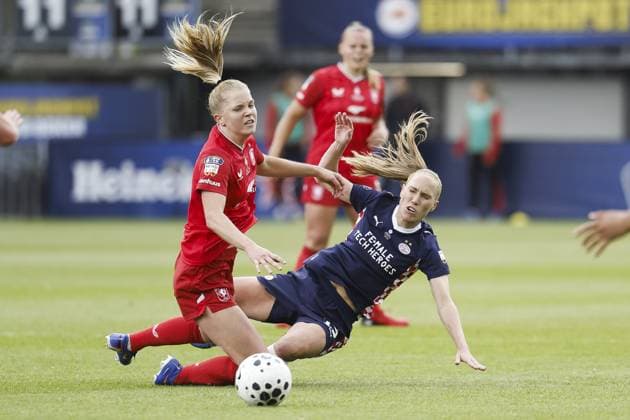 ROTTERDAM - (lr) Jill Diekman of FC Twente, Janice Cayman of PSV during the KNVB Cup Women s Final match between FC Twente (women) and PSV (women) at Sparta Stadion Het Kasteel on 16 May 2026 in Rotterdam, the Netherlands. BAS CZERWINSKI ANP Women s Eurojackpot KNVB Beker - Final 2025-2026 xVIxANPxSportx xxANPxIVx 558456560 originalFilename: 558456560.jpg