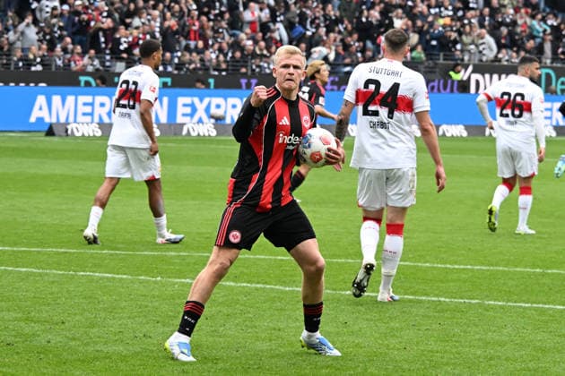 16.05.2026, xsltx, Fussball 1.Bundesliga, Eintracht Frankfurt - VfB Stuttgart v.l. Torjubel nach dem Tor zum celebrating the goal celebrate 1:2 durch Jonathan Jonny Burkardt (Eintracht Frankfurt) (DFL DFB REGULATIONS PROHIBIT ANY USE OF PHOTOGRAPHS as IMAGE SEQUENCES and or QUASI-VIDEO) Frankfurt am Main