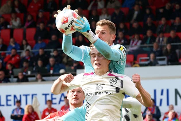16.05.2026, xrekx, Fussball 1.Bundesliga, 1.FC Heidenheim - FSV Mainz 05 v.l. Daniel Batz (1.FSV Mainz 05) Kacper Potulski (1.FSV Mainz 05) (DFL DFB REGULATIONS PROHIBIT ANY USE OF PHOTOGRAPHS as IMAGE SEQUENCES and or QUASI-VIDEO) Heidenheim