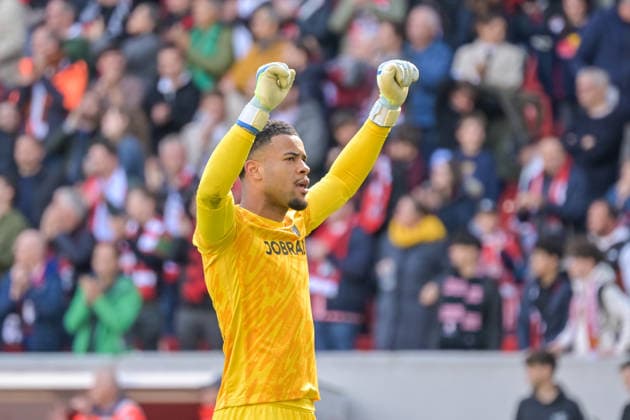 Noah Atubolu (SC Freiburg, 01) jubelt nach Spielende. GER, SC Freiburg - RB Leipzig, Fussball, Bundesliga, 34. Spieltag, Saison 2025 2026, 16.05.2026 DFL DFB REGULATIONS PROHIBIT ANY USE OF PHOTOGRAPHS AS IMAGE SEQUENCES AND OR QUASI-VIDEO GER, SC Freiburg - RB Leipzig, Fussball, Bundesliga, 34. Spieltag, Saison 2025 2026, 16.05.2026 Freiburg Copyright: xEibner-Pressefoto ThomasxHessx EP_THS