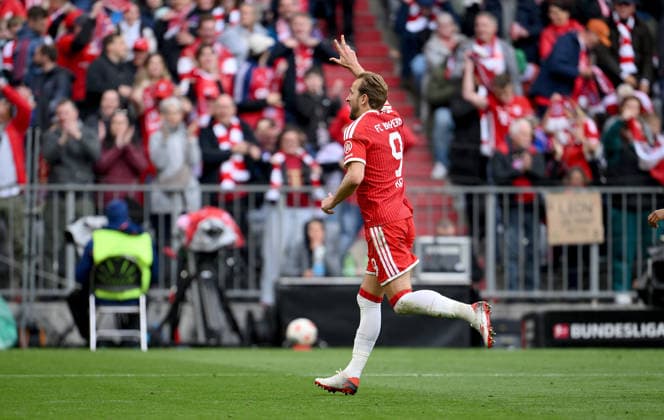 Fussball 1. Bundesliga Saison 2025 2026 34. Spieltag FC Bayern Muenchen - 1. FC Koeln 16.05.2026 Jubel nach dem Tor zum 4 - 1, Torschuetze Harry Kane (FC Bayern Muenchen)
