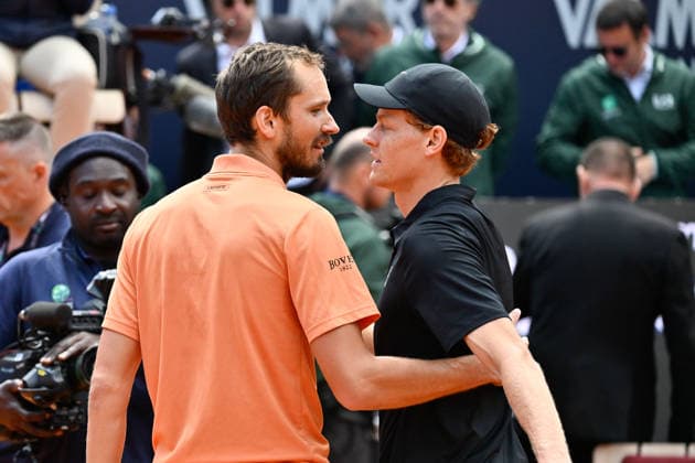 Foto IPP Cavaliere Emiliano. Roma 16 05 2026. Tennis Internazionali d Italia 2026. Nella foto: Daniil Medvedev e Jannik Sinner. Italy Photo Press - World Copyright italy ITALY  Copyright: xR4924_italyphotopressx