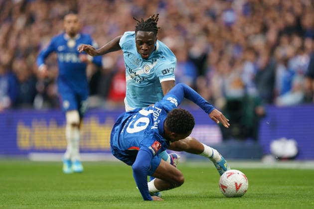 Chelsea v Manchester City, Emirates FA Cup Final JÃ rÃ my Doku of Manchester City and Wesley Fofana of Chelsea battling for the ball during the Chelsea v Manchester City Emirates FA Cup Final match at Wembley Stadium, London, England on 16 May 2026 Credit: Dylan Hepworth Every Second Media Editorial use only. All images are copyright Every Second Media Limited. No images may be reproduced without prior permission. Copyright: xIMAGO EveryxSecondxMediax ESM-1997-0065 DylanxHepworthx xEveryxSecondxMediax