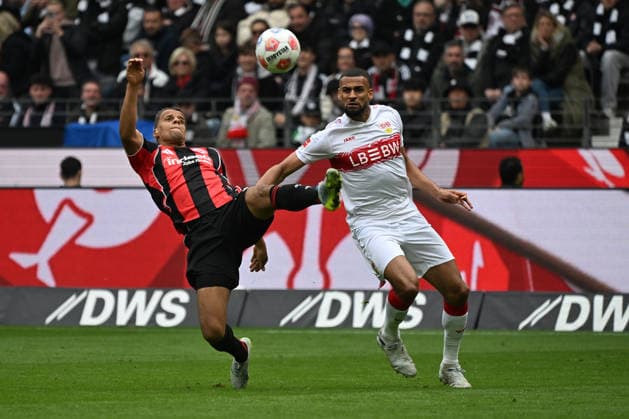 16.05.2026, xjhx, Fussball 1.Bundesliga, Eintracht Frankfurt - VfB Stuttgart v.l. Timothy Chandler (Eintracht Frankfurt) Josha Vagnoman (VfB Stuttgart) Zweikampf, Aktion, action, battle for the ball (DFL DFB REGULATIONS PROHIBIT ANY USE OF PHOTOGRAPHS as IMAGE SEQUENCES and or QUASI-VIDEO) Frankfurt am Main