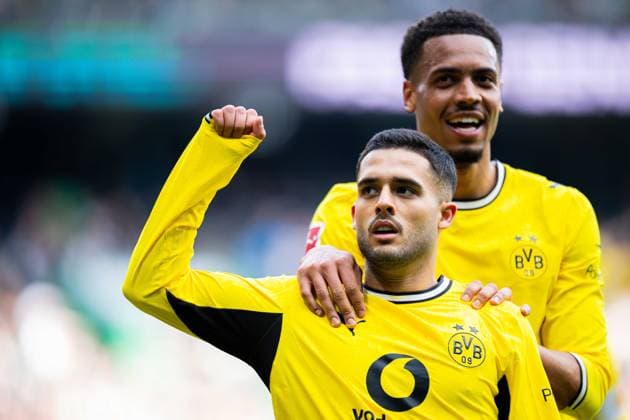 16.05.2026 - Fußball, 2025 2026, 1. Bundesliga, 34. Spieltag, SV Werder Bremen - Borussia Dortmund: (L-R) Yan Couto (Dortmund) jubelt nach seinem Tor zum 0:2 mit Felix Nmecha (Dortmund) DFL REGULATIONS PROHIBIT ANY USE OF PHOTOGRAPHS AS IMAGE SEQUENCES AND OR QUASI-VIDEO.