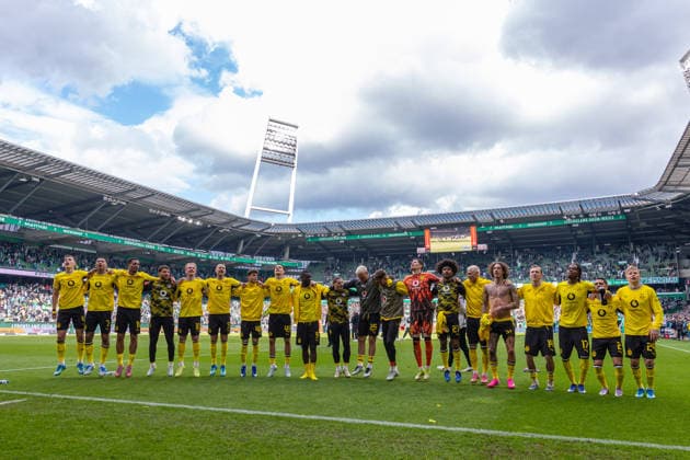 16.05.2026, 34. Spieltag in der 1. Fussball Bundesliga, SV Werder Bremen - Borussia Dortmund. Die Spieler des BVB bedanken sich bei den Fans für die Unterstützung. Bremen Weserstadion Bremen Deutschland xRHR-FOTO DEx Copyright: DennisxEwert RHR-FOTOx RHR-FOTO DE