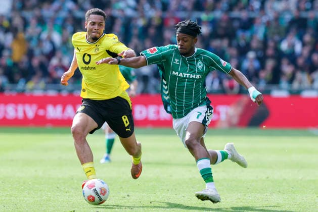 Felix Nmecha (Borussia Dortmund) und Samuel Mbangula (Werder Bremen) kaempfen um den Ball, Bundesliga, SV Werder Bremen v Borussia Dortmund, Weserstadion am 16. May 2026 in Bremen, Deutschland. (Foto von Marco Steinbrenner DeFodi Images) Felix Nmecha (Borussia Dortmund) und Samuel Mbangula (Werder Bremen) battle for the ball, Bundesliga, SV Werder Bremen v Borussia Dortmund, Weserstadion, May 16, 2026 in Bremen, Germany. (Photo by Marco Steinbrenner DeFodi Images) DFL regulations prohibit any use of photographs as image sequences and or quasi-video. -