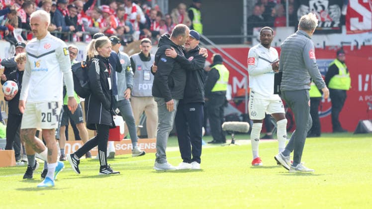 16.05.2026, xrekx, Fussball 1.Bundesliga, 1.FC Heidenheim - FSV Mainz 05 v.l. Spielende Frank Schmidt Trainer (1.FC Heidenheim 1846) Urs Fischer Trainer (1.FSV Mainz 05) (DFL DFB REGULATIONS PROHIBIT ANY USE OF PHOTOGRAPHS as IMAGE SEQUENCES and or QUASI-VIDEO) Heidenheim