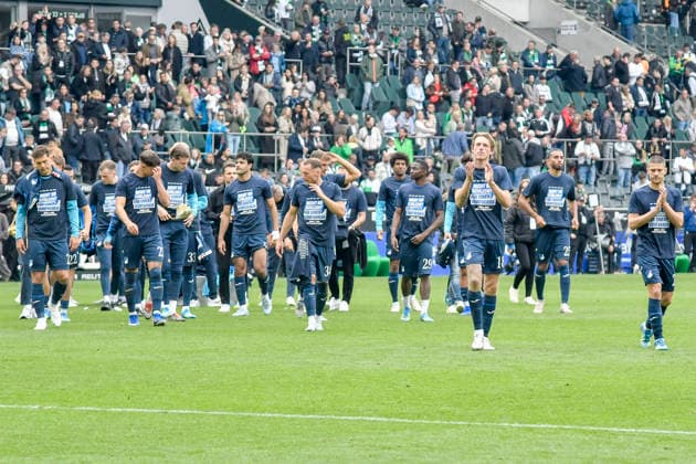 Schlussjubel Schlußjubel Emotion Freude der Mannschaft von Hoffenheim vor der Fankurve den Fans dem Fanblock 16.05.2026 ¢ Fussball ¢ Borussia Moenchengladbach vs TSG Hoffenheim, Borussia-Park, Moenchengladbach, DFB DFL REGULATIONS PROHIBIT ANY USE OF PHOTOGRAPHS AS IMAGE SEQUENCES AND OR QUASI-VIDEO