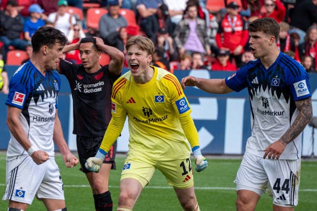 Deutschland: Bundesliga 2025 2026 - Bayer 04 Leverkusen vs Hamburger SV - 34. Spieltag - Bay Arena-Stadion (Leverkusen): Geste, Mimik, Gesichtsausdruck, Emotionen Lucas Vazquez (Bayer 04 Leverkusen, 21) Luka Vuskovic (Hamburger SV, 44) Sander Tangvik (Hamburger SV, 12) Copyright: xOrhanxHabashx